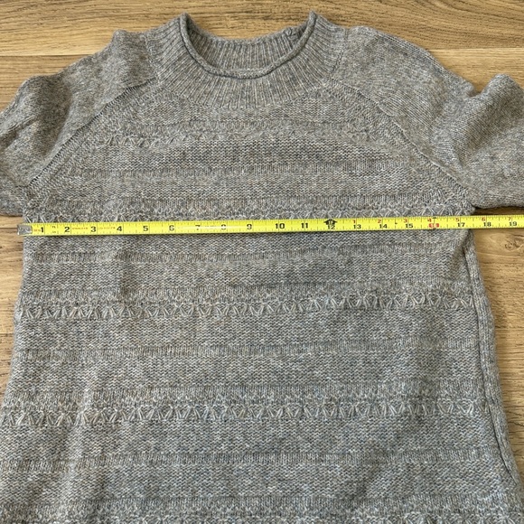 Sweater - Picture 3 of 6